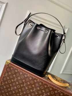 Louis Vuitton Noe MM Bucket Bag