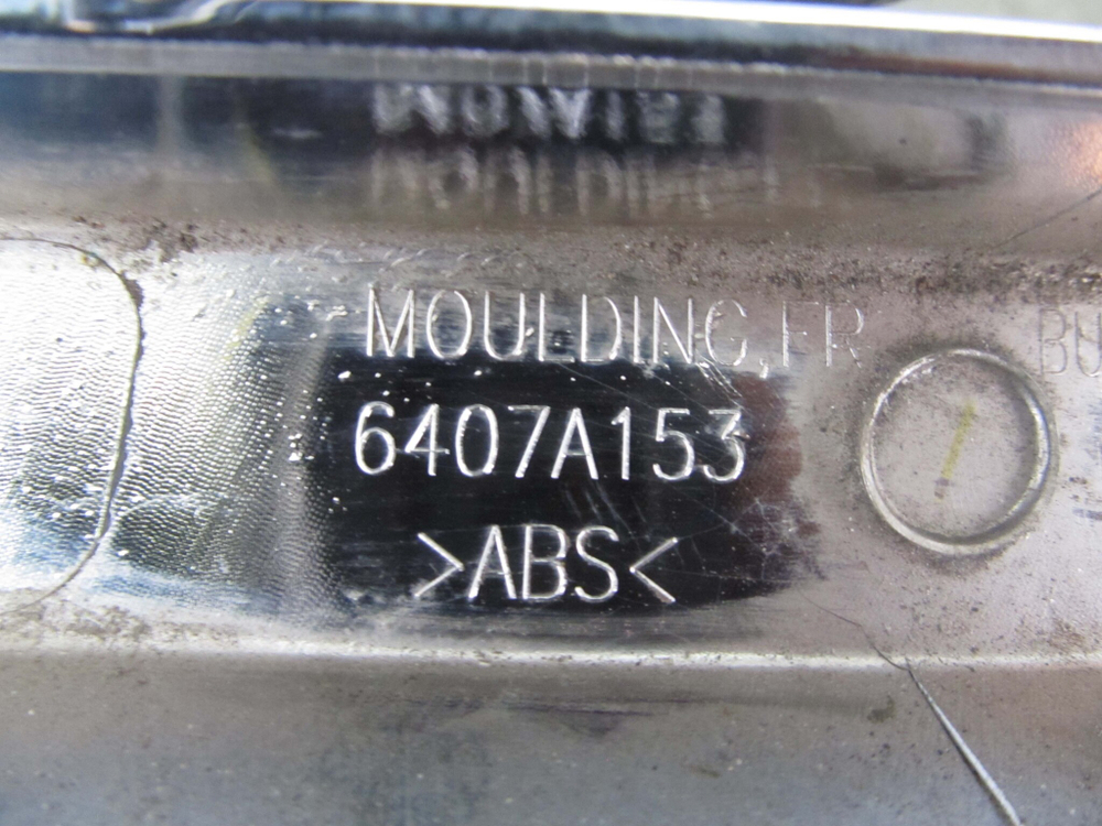 Накладка переднего бампера Pajero Sport 3 15-21 Б/У Оригинал 6407A153