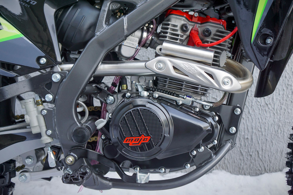 Кроссовый мотоцикл BSE Z6 Neon Track (025)