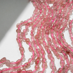 Клубничный кварц натуральный, фриформ, 4-7мм