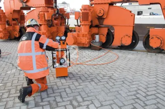 Гидронасос с электроприводом Holmatro 06 W 12 E