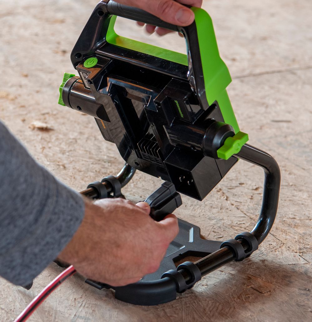 Фонарь светодиодный Greenworks, G24WL, 24В / 220В, 3401307 без АКБ и ЗУ