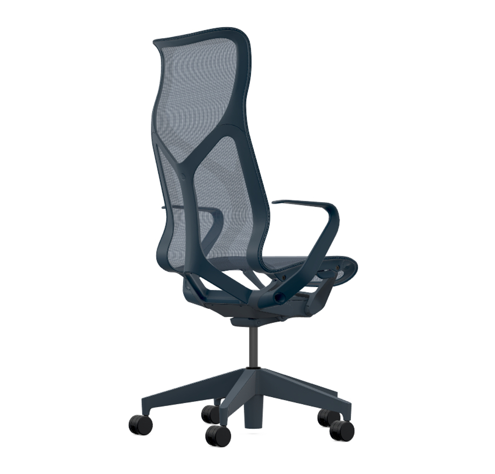 Кресло Herman Miller Cosm, высокая спинка, цвет Nightfall, нерегулируемые подлокотники