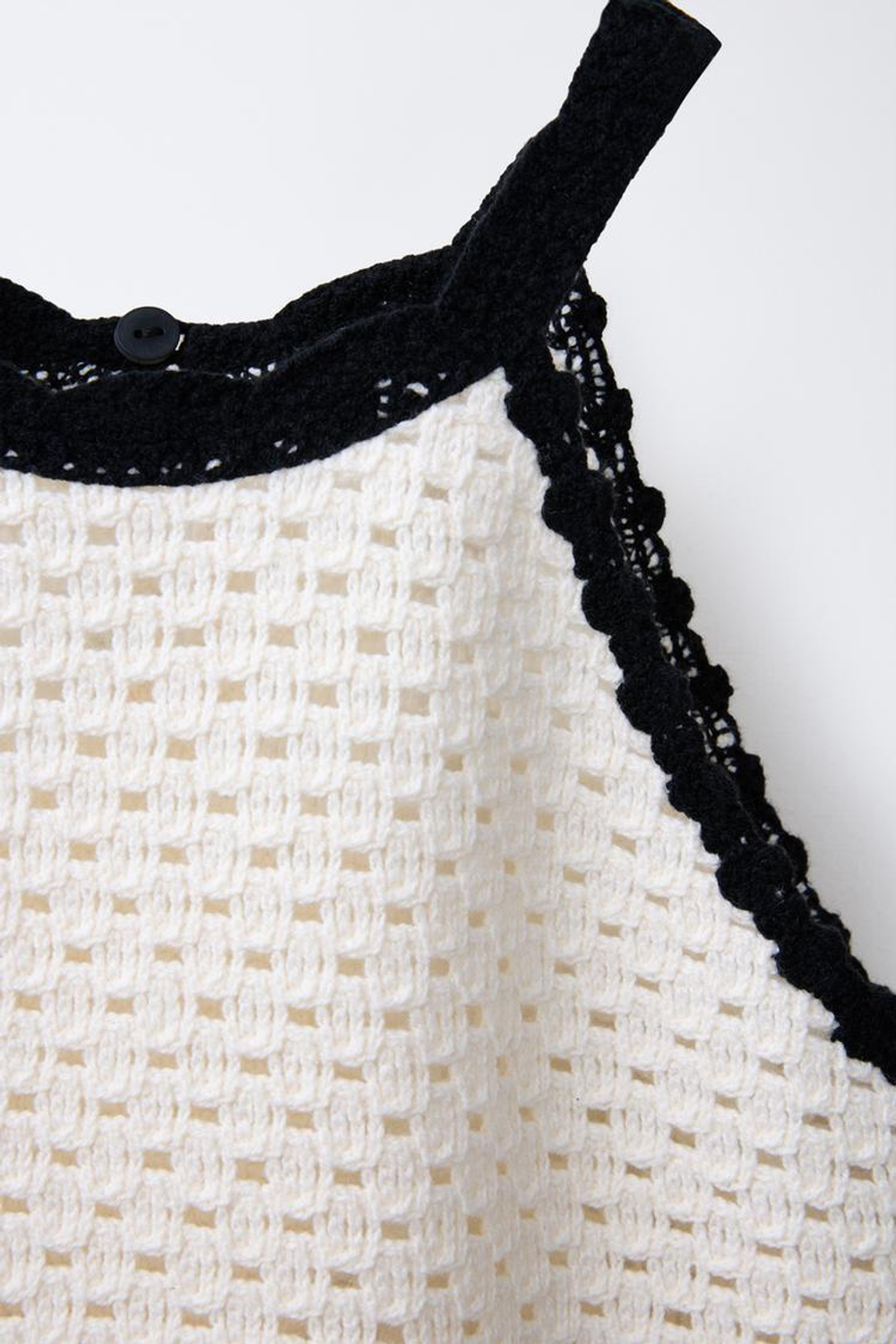 ZARA ВЯЗАНЫЙ КРЮЧКОМ ТОП С ВОРОТНИКОМ ХАЛТЕР И ЦВЕТАМИ, ЭКРЮ