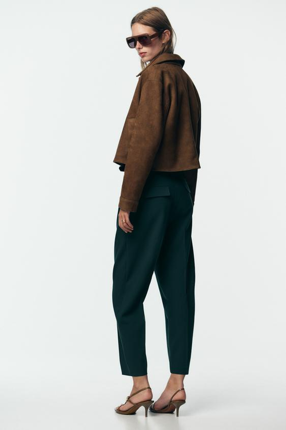 ZARA БРЮКИ С ЗАЩИПАМИ И РЕМНЕМ, СИНЕ-ЗЕЛЕНЫЙ