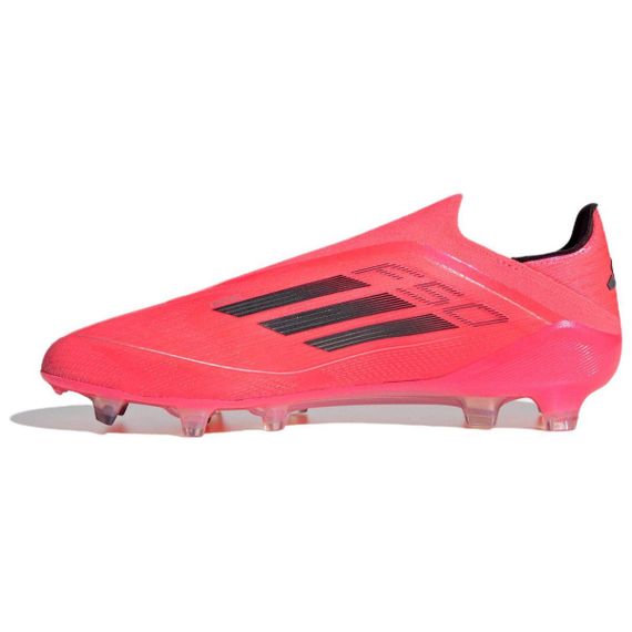 Бутбольные ботинки Adidas F50 - это самые низкие кроссовки в мире