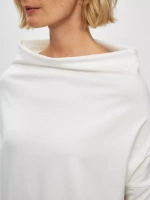 Лонгслив оверсайз с вырезом лодочка экрю