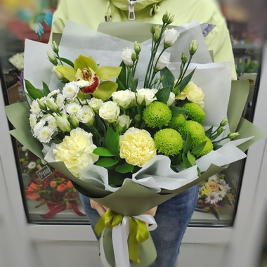 Букет в бело-зелёной гамме