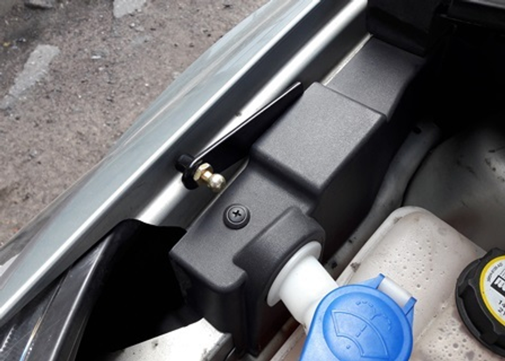 Упор (амортизатор) капота для Ford Kuga 1 (08-13) Autoinnovation.03-05