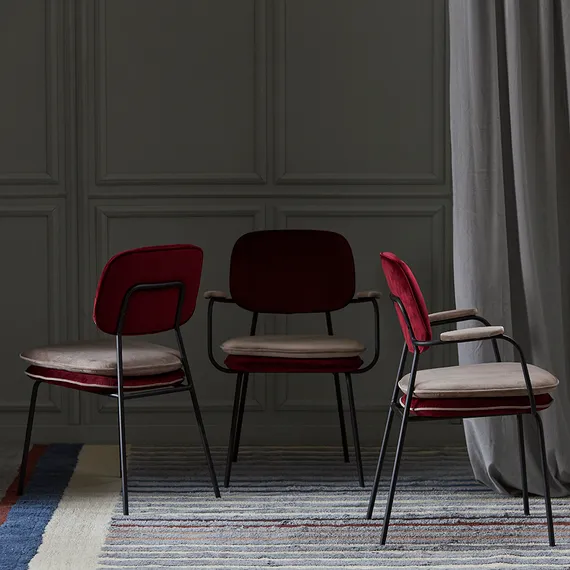 Стул с подлокотниками и контрастным кантом pea, велюр, бордовый/бежевый