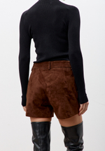 Шорты из натуральной замши