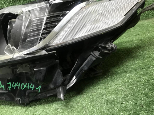 Битая Фара левая Toyota Camry xv70 (2017-н.в.) LED