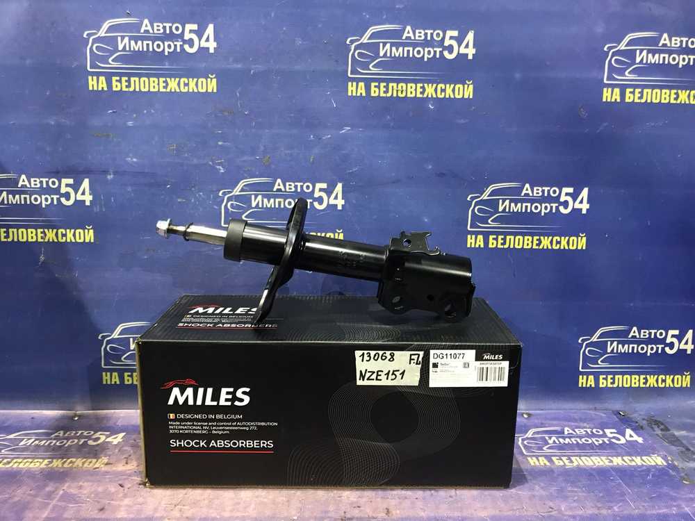 Стойка передняя левая TOYOTA COROLLA 2006-2013