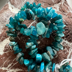 Апатит. Камни для изделий на заказ. Цена зависит от вида заказанного изделия