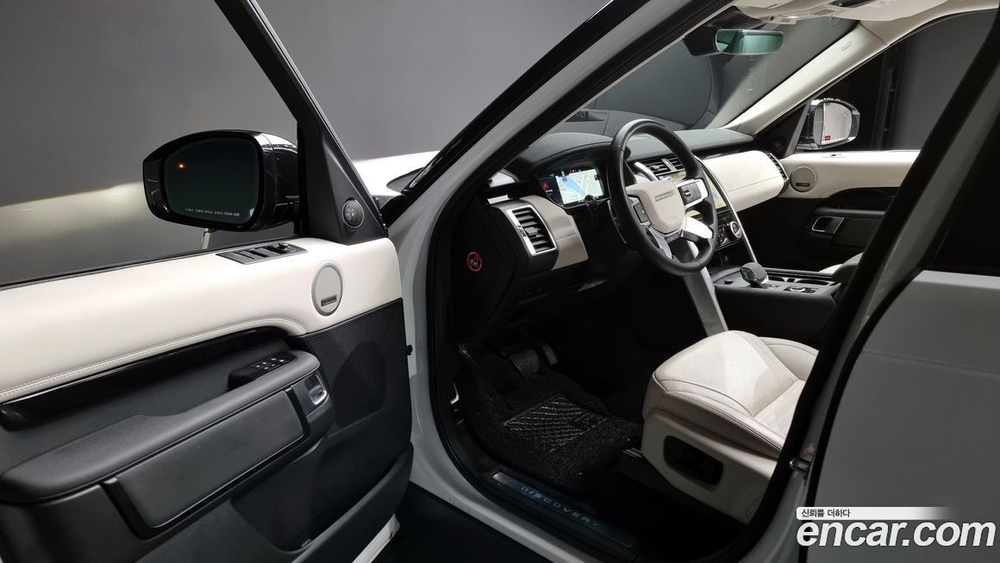 Land Rover Discovery 5 D300 HSE (03.2022)