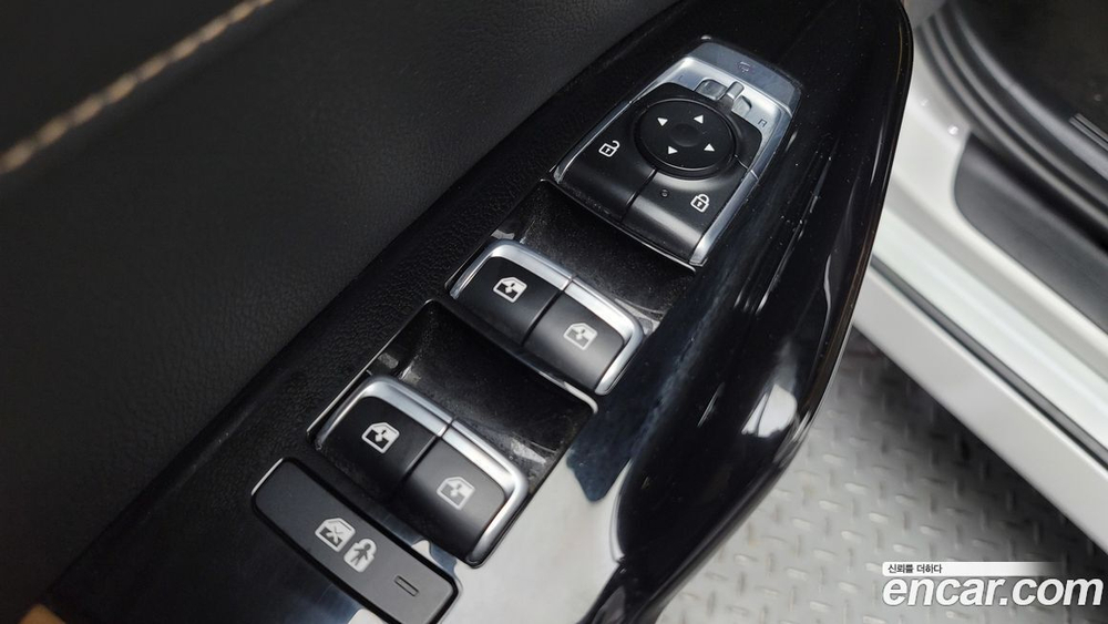 Kia K5 (Optima) 3 Generation 2.0 (05.2020)