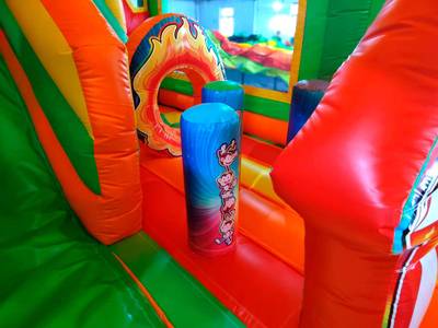 Коммерческий надувной батут "Русский цирк" с крышей, 6x4x4 м