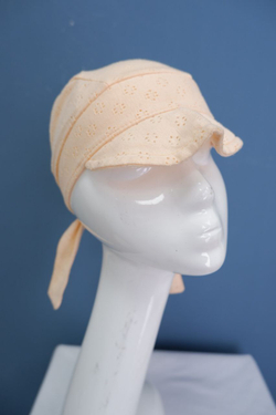 Платок с козырьком