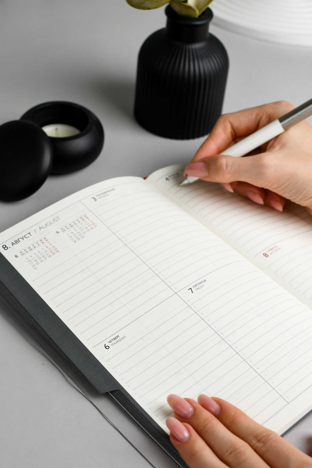 Еженедельник датированный 2026 ESCALADA, А5, 80 л., арт. 70334/ 15 БУЙВОЛ ЧЁРНЫЙ (кожзам: 149x211 мм, мягкий переплёт, материал обложки: искусственная кожа "Буйвол"; декор: блинтовое тиснение; способ крепления блока: ниткошвейный; вн. блок: 80 л., кр