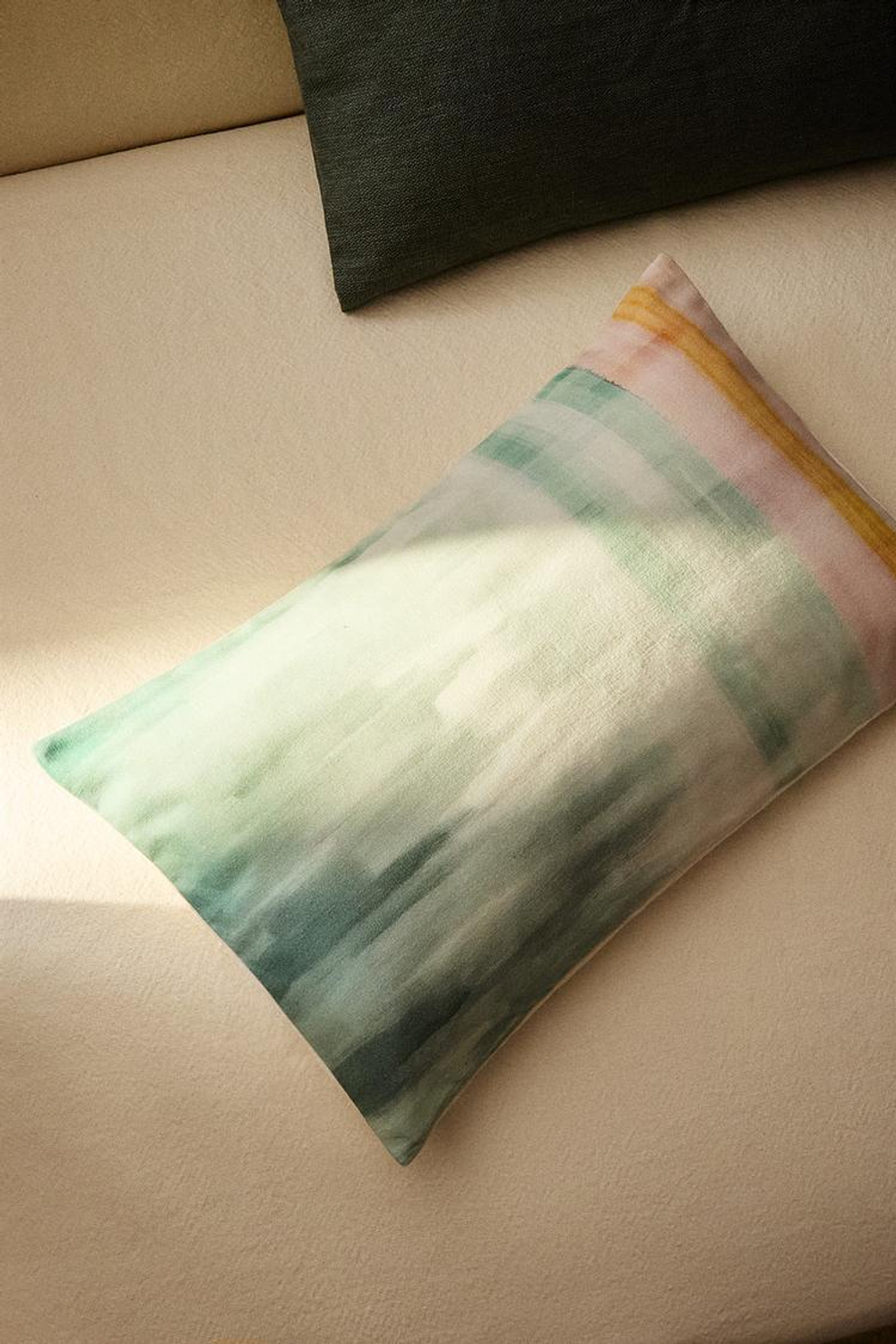 ZARA HOME ЧЕХОЛ ДЛЯ ДЕКОРАТИВНОЙ ПОДУШКИ С ПРИНТОМ ТАЙ ДАЙ, ГОЛУБОЙ