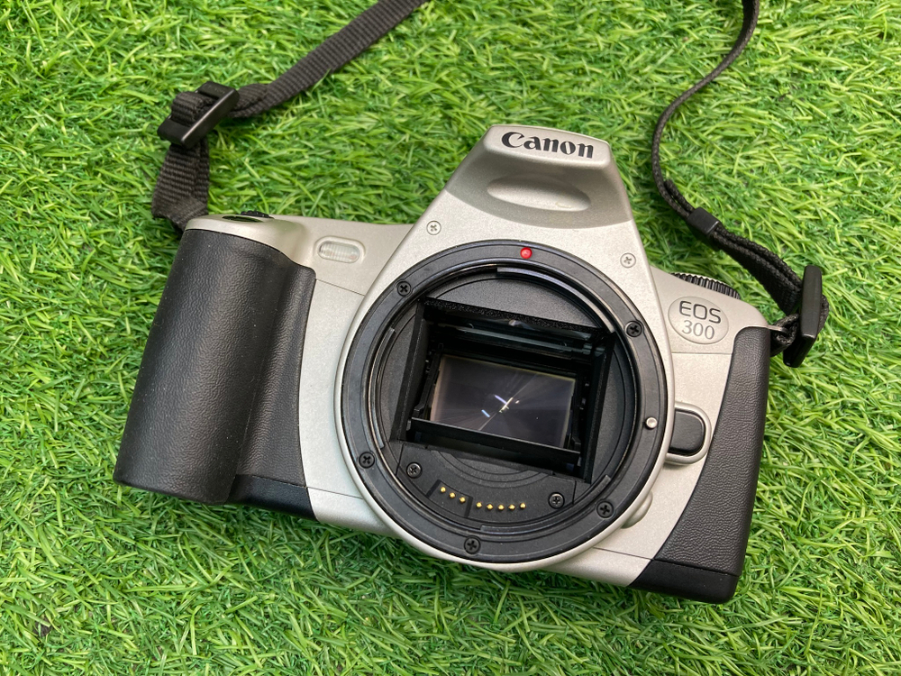Canon EOS 300 kit EF 28-90mm 4-5.6