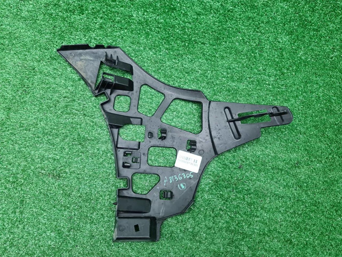 Кронштейн перед. бампера Mercedes S w222 17-20 AMG