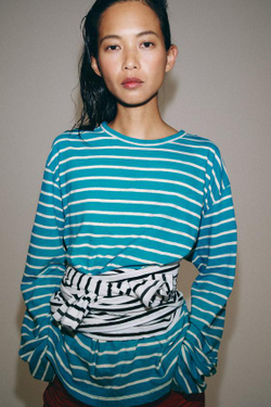 ZARA ФУТБОЛКА ИЗ ХЛОПКА И ЛЬНА В ПОЛОСКУ, СИНИЙ/БЕЛЫЙ