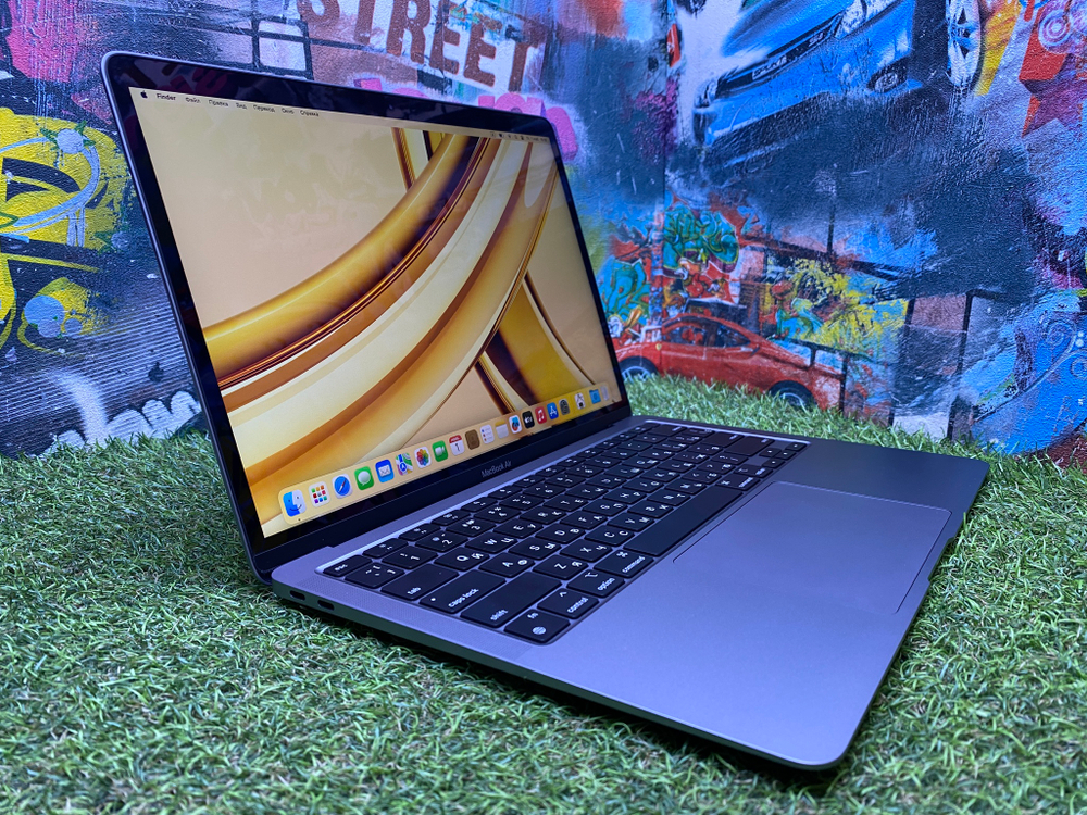 MacBook Air 13 2020 M1/8GB/256GB A2337 (9 циклов)