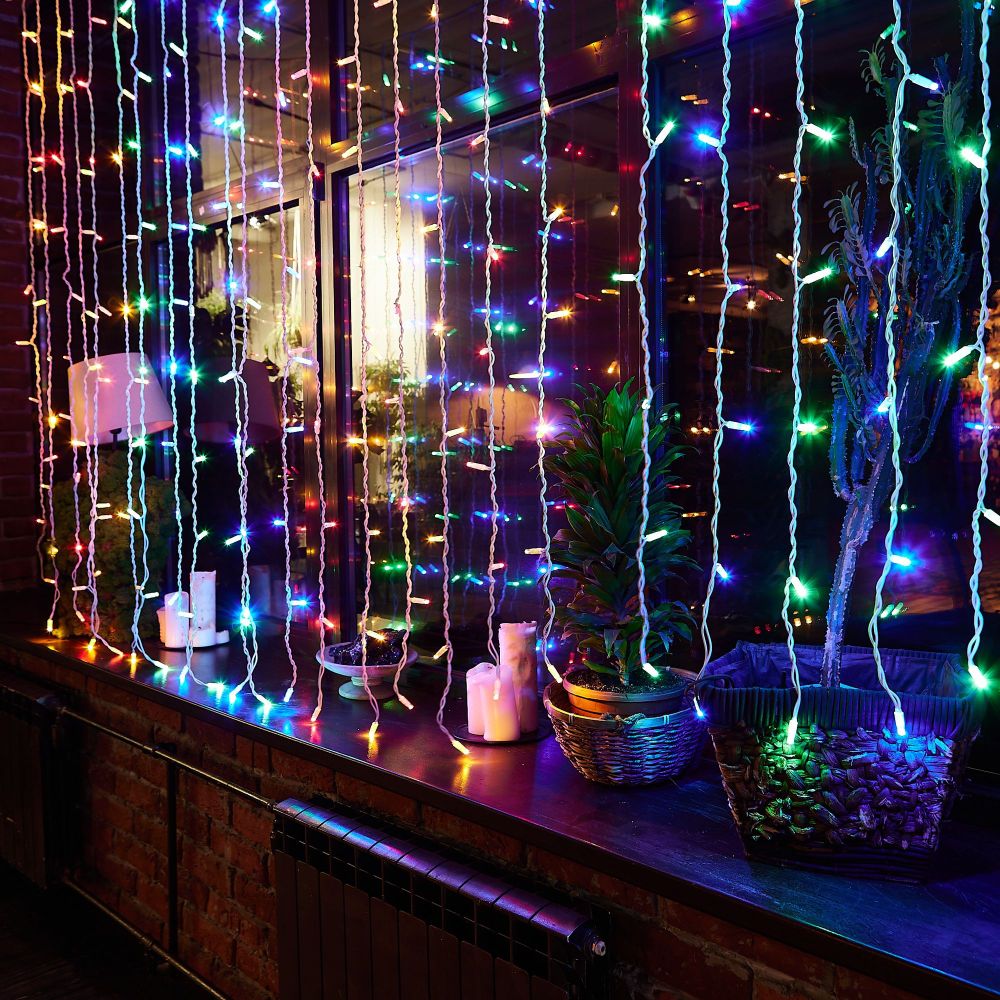 ULD-C2030-240-TWK MULTI IP67 Занавес светодиодный с эффектом мерцания. 3х2м. Соединяемый. 240 светодиодов. Разноцветный свет. Провод белый. TM Uniel.