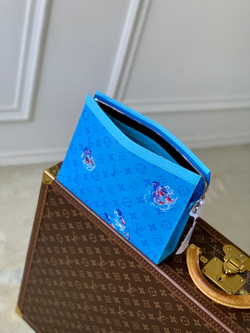 Louis Vuitton Pochette Voyage MM