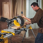 Торцовочная пила DeWalt DWS715, DWS715-KS