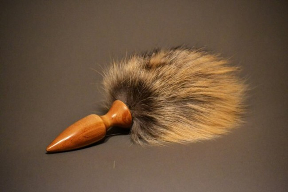 Анальная пробка с коротким хвостом (песец) (Цвет: бежевый)