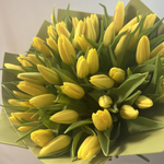 Букет из 49 желтого тюльпана в упаковке