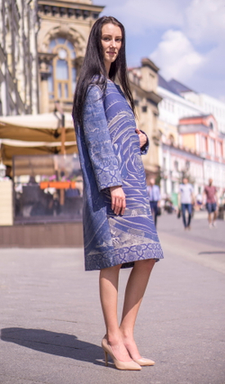 Пальто «Космогония» по мотивам иллюстраций из знаменитого трактата Андреаса Целлариуса "Гармония Макрокосмоса" (Harmonia Macrocosmica, созданном в середине XVII века.)