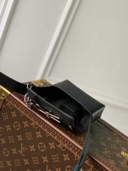 Louis Vuitton Micro Steamer Wallet