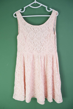 Платье Amisu кружевное, маркировка 38, визуально 44 размер