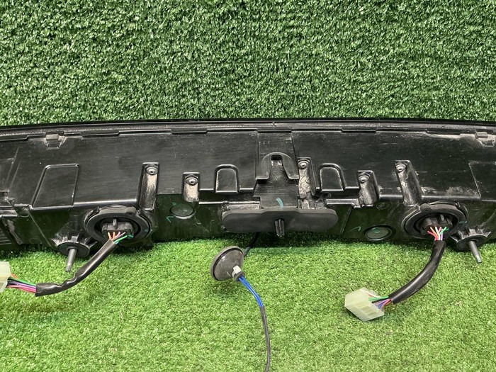 Фонарь крышки багажника Lixiang L7 (2023-н.в.)