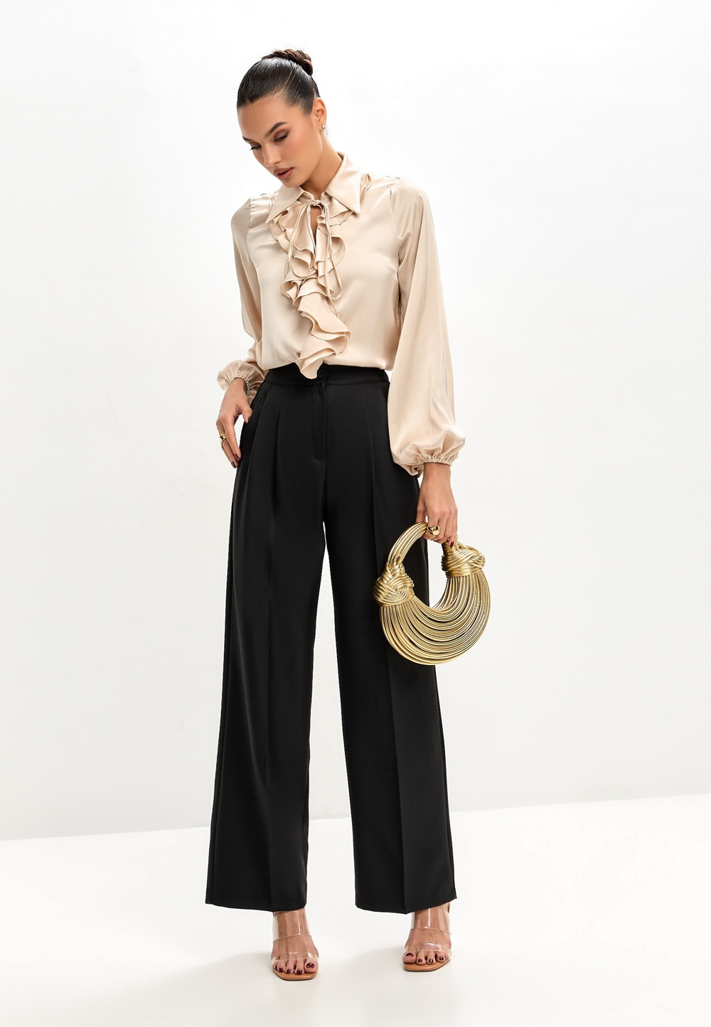 Блузка с жабо