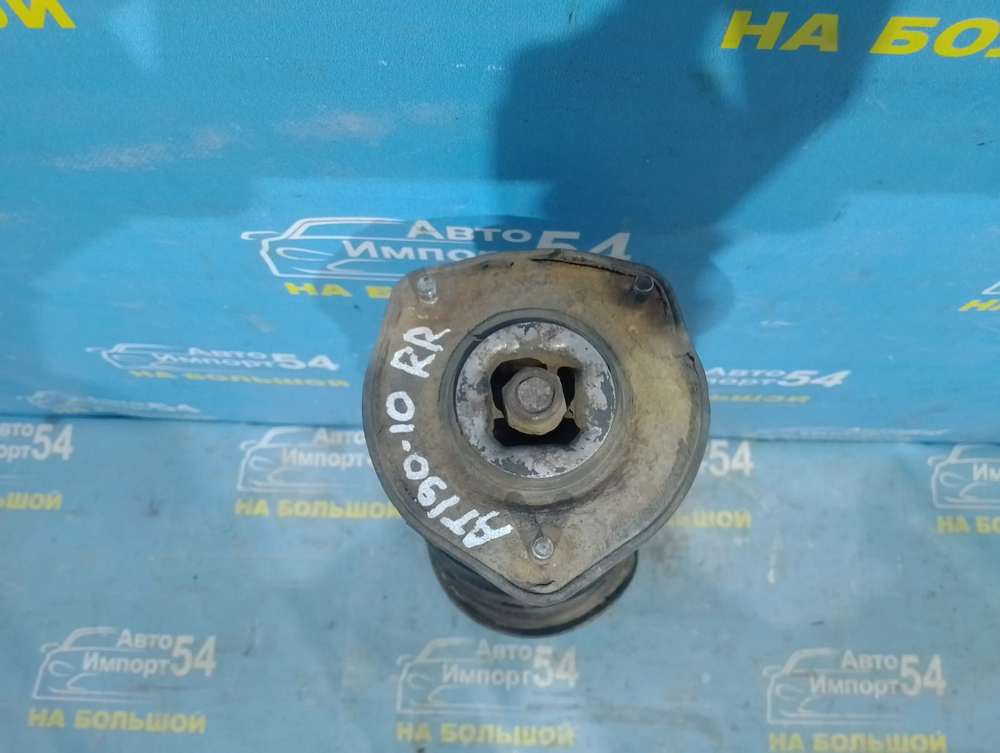 Стойка задняя правая TOYOTA CARINA 1993