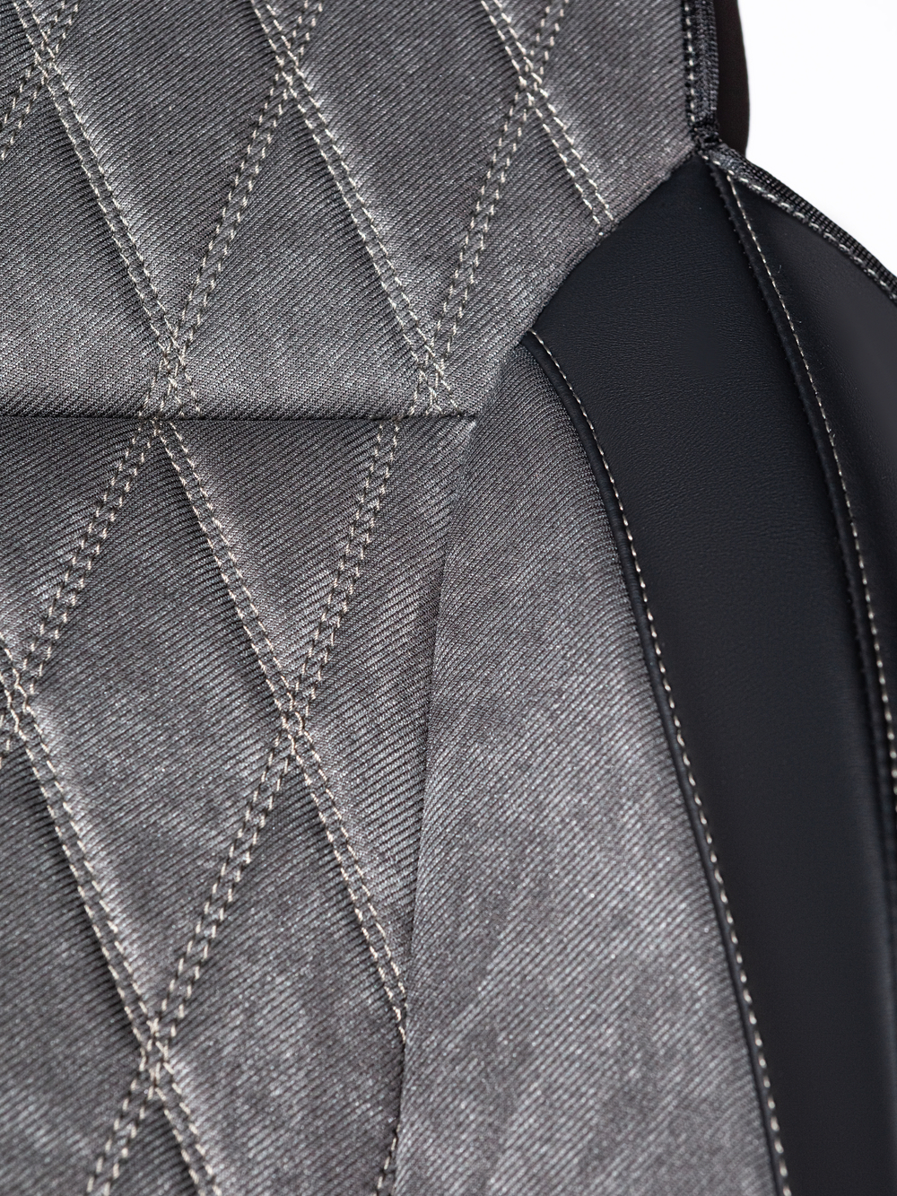 Чехлы Люкс Daf XF-105 c 2012 года (экокожа, черный, серая вставка)