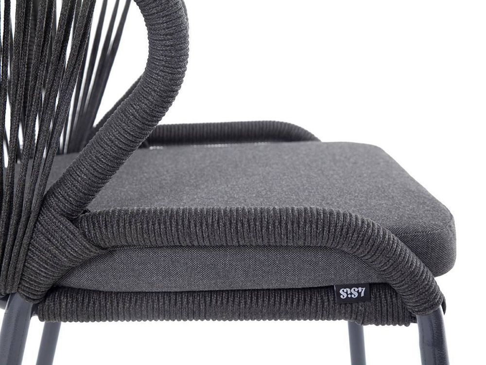 "Милан" стул плетеный из роупа, каркас алюминий темно-серый (RAL7024) муар, роуп темно-серый круглый, ткань темно-серая 027