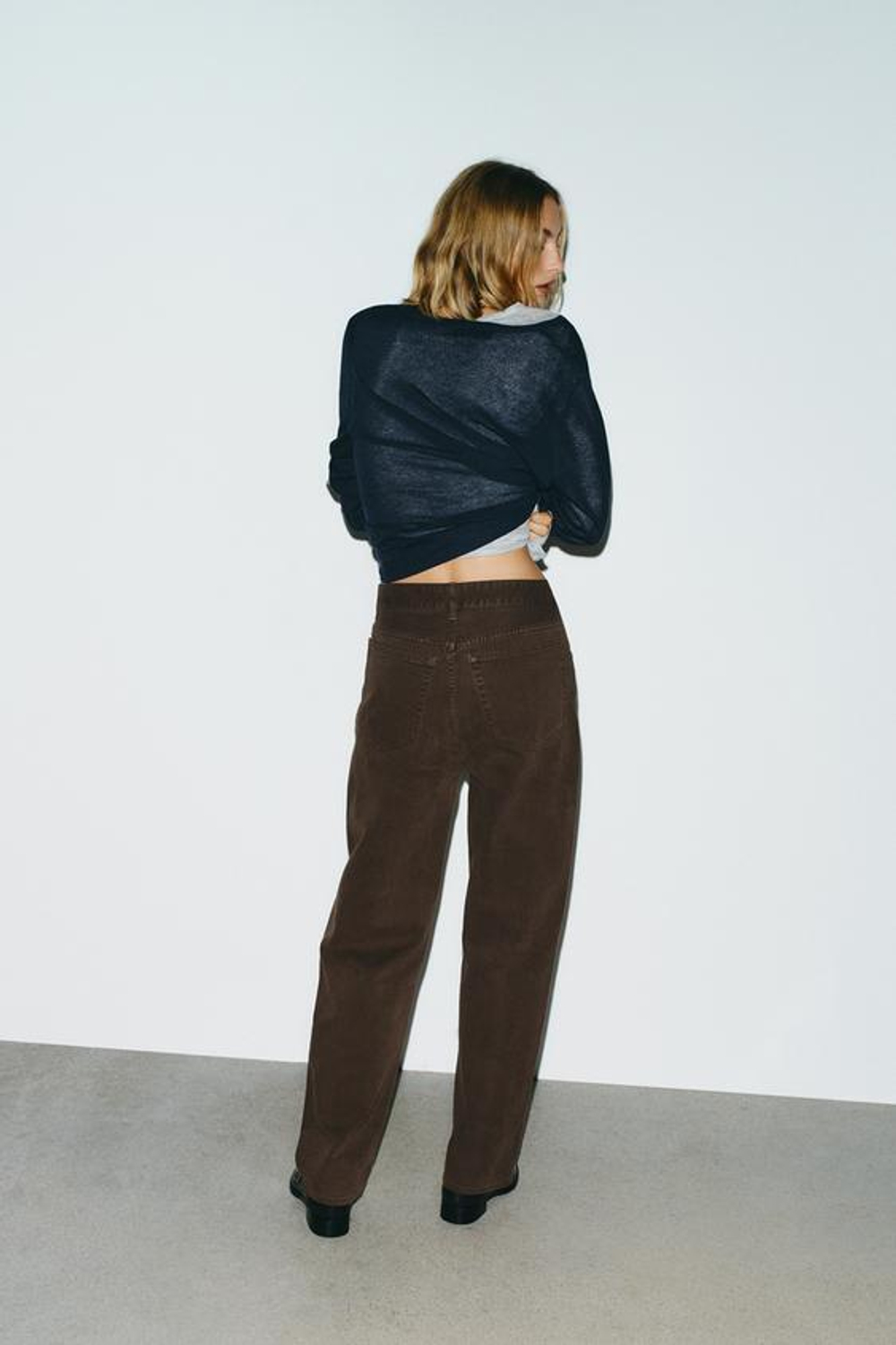 ZARA ДЖИНСЫ TRF BAGGY СО СРЕДНЕЙ ПОСАДКОЙ, КОРИЧНЕВЫЙ