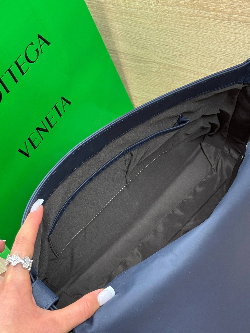 Сумка-мессенджер Bottega Veneta