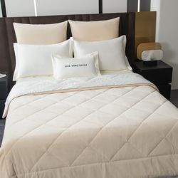 Комплект постельного белья на резинке с одеялом Вельвет Премиум «Снежная гармония»