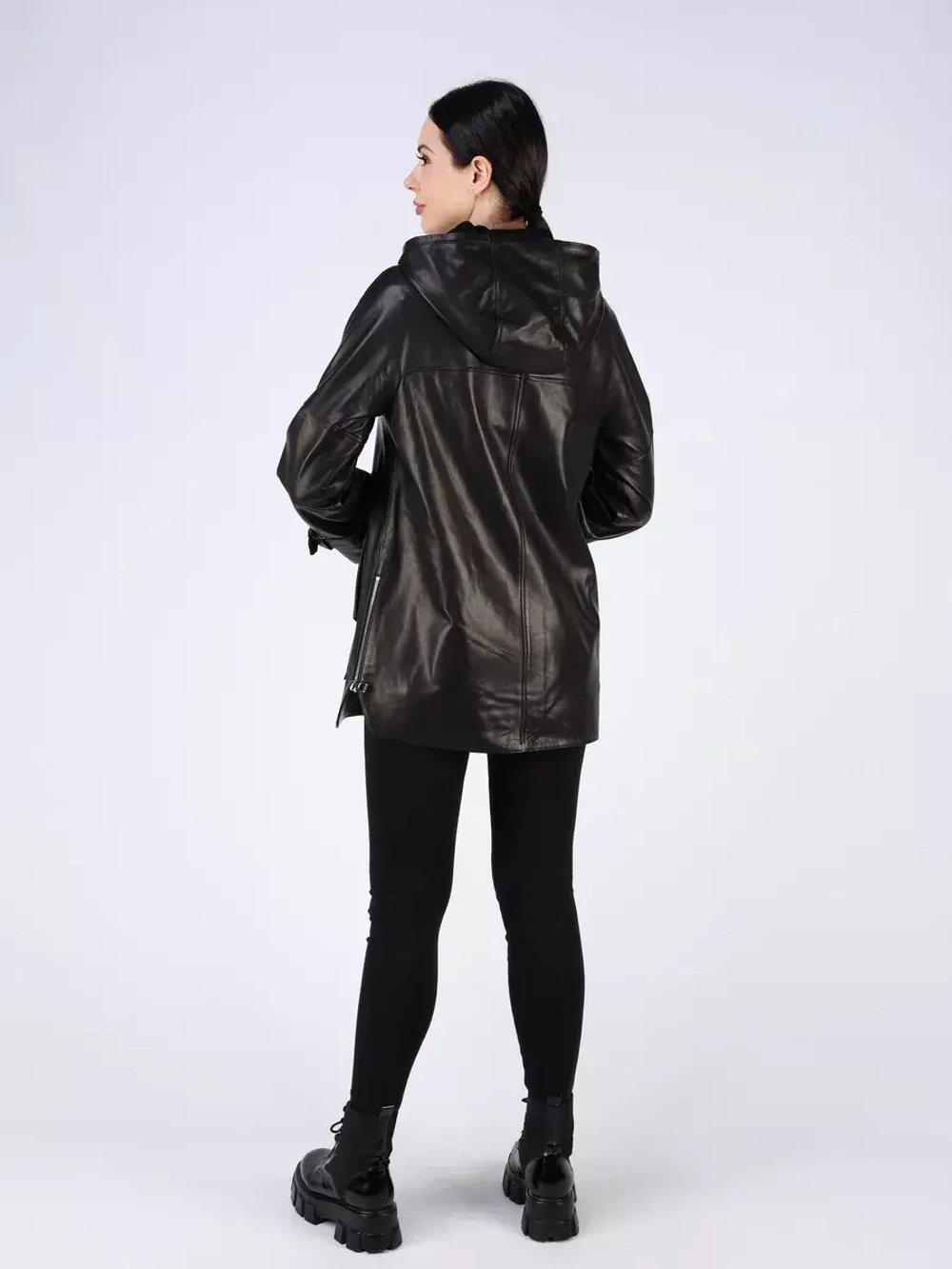 Кожаная куртка демисезонная с капюшоном