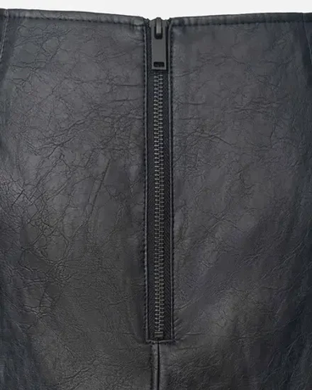 Утепленная юбка миди из экокожи