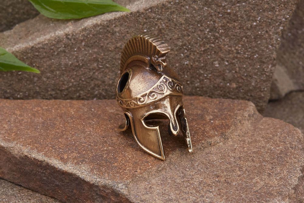 Бусина на темляк Шлем греческий от мастерской Крымская бронза