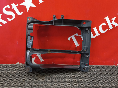 Кронштейн фары левой