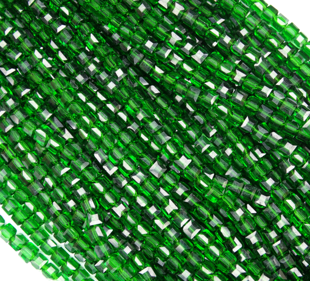 БВ022НН3 Хрустальные бусины квадратные, цвет: темно-зеленый, размер 3 мм, кол-во: 63-65 шт.