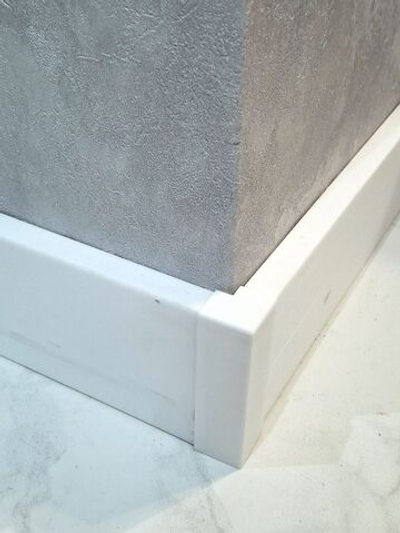 Угол наружный для плинтуса 70*16 мм (цвет: светло-серый) - 2 шт.